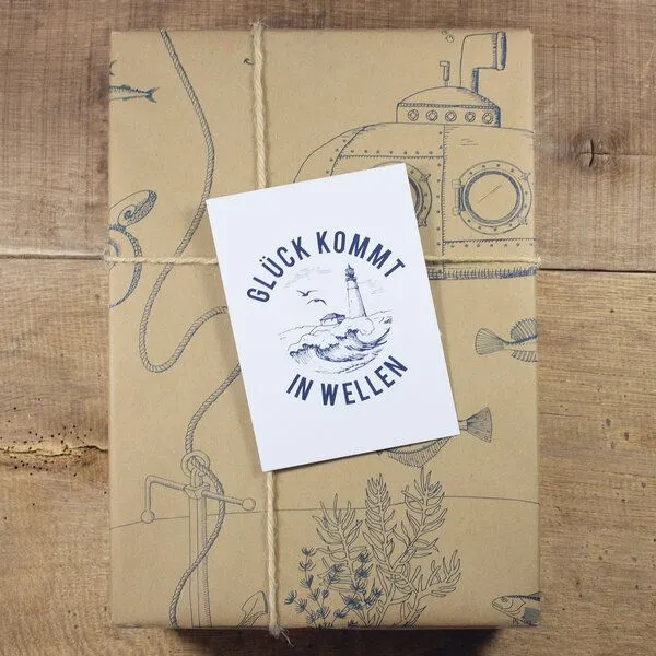 Bow & Hummingbird Bow & Hummingbird Postkarte "Glück kommt in Wellen" – Produktbild 2 von 3