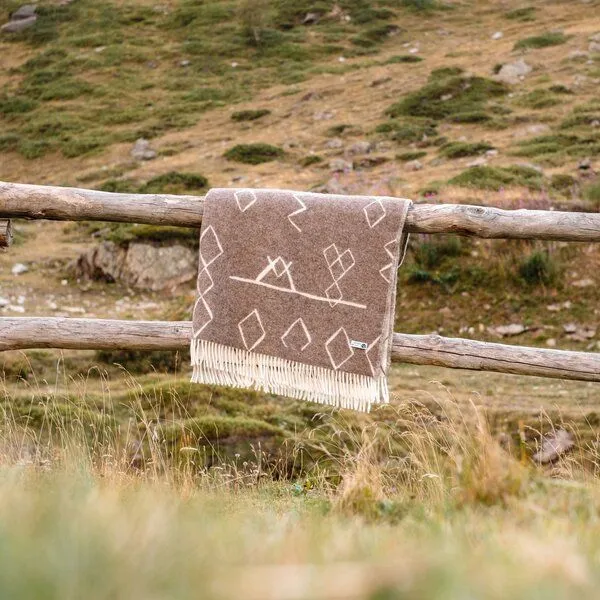 Steppenwolle Steppenwolle Wolldecke mit Fransen & Ethno-Muster | 100% Mulesingfreie Schurwolle, Anthrazit/natur - kalahari, – Produktbild 2 von 4
