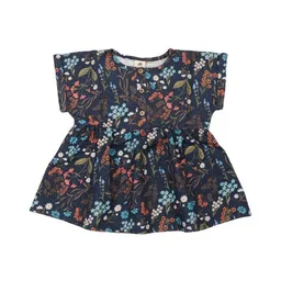 Walkiddy Kinder Bluse GOTS zertifiziert – Bio-Baumwolle, Dunkelblau mit Blumenmuster, kurzärmelig, locker fallend | Walkiddy – Produktbild 1 von 1