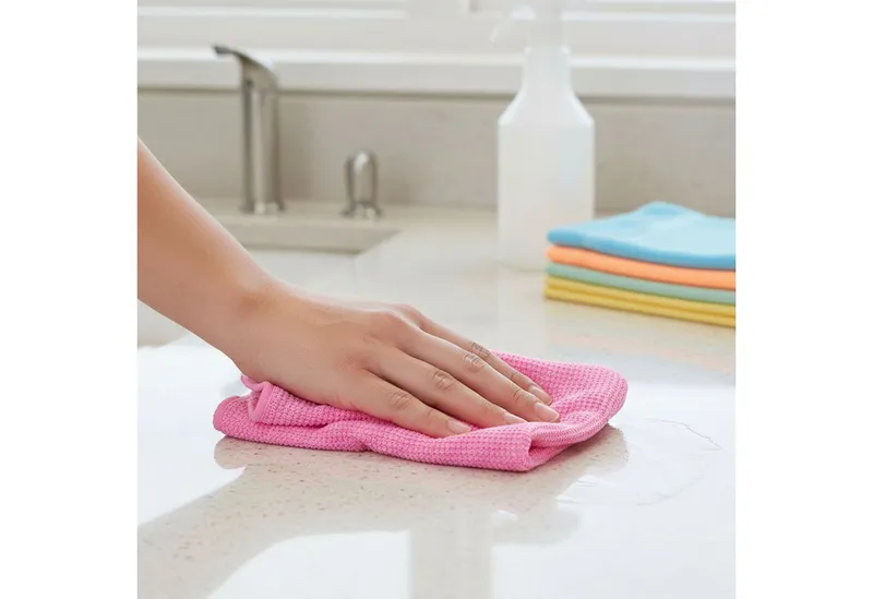 Micro by Jungengel Premium Reinigungstücher Geschirrtücher Allzwecktücher Mikrofasertuch Mikrofasertuch (20% Polyamide&80% Polyester, 42x68 cm, 5-tlg., Vegan-Label, Extrem saugfähig, Streifen- & fusselfreies Reinigen), Bunt, – Produktbild 4 von 5