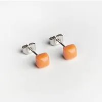 ALEXASCHA ALEXASCHA Winzige Ohrstecker aus recyceltem Glas | 4mm – Produktbild 1 von 1