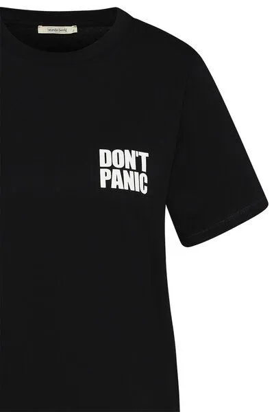 Wunderwerk Wunderwerk Damen Tee aus Bio-Baumwolle "Tee don't panic small", Schwarz (900 black), – Produktbild 3 von 4