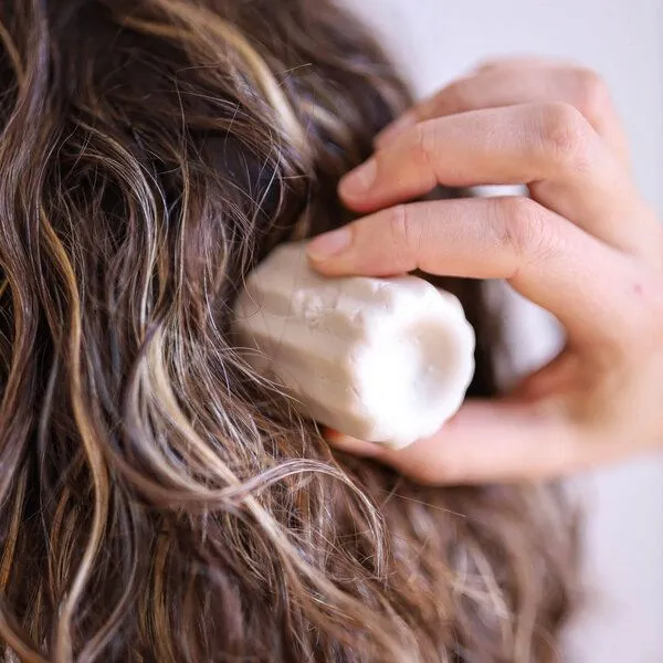 Lamazuna Lamazuna Festes Shampoo Orange & Zimt - für normales Haar - Winter Edition – Produktbild 4 von 4