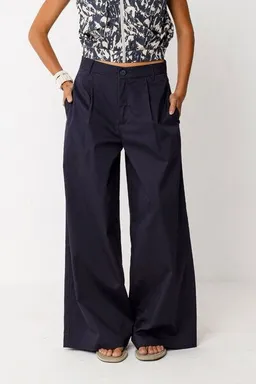 SKFK SKFK Lockere Bundfaltenhose "Ena" aus Biobaumwolle – Produktbild 1 von 1