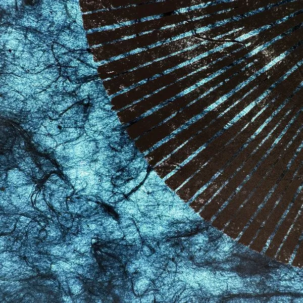 Veskor Cassiopeia Veskor Cassiopeia CENTRAL SUN Sonnen Linoldruck | 22 × 22 cm | Kupfer auf Indigoblau – Produktbild 2 von 4