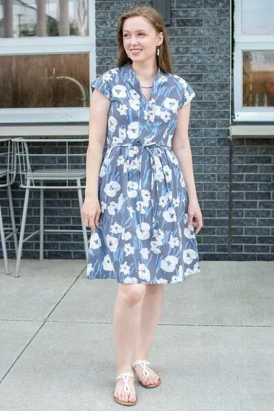 Global Mamas Global Mamas Bio Kleid - RETRO - Rings, Painted floral charcoal (grau), – Produktbild 3 von 4
