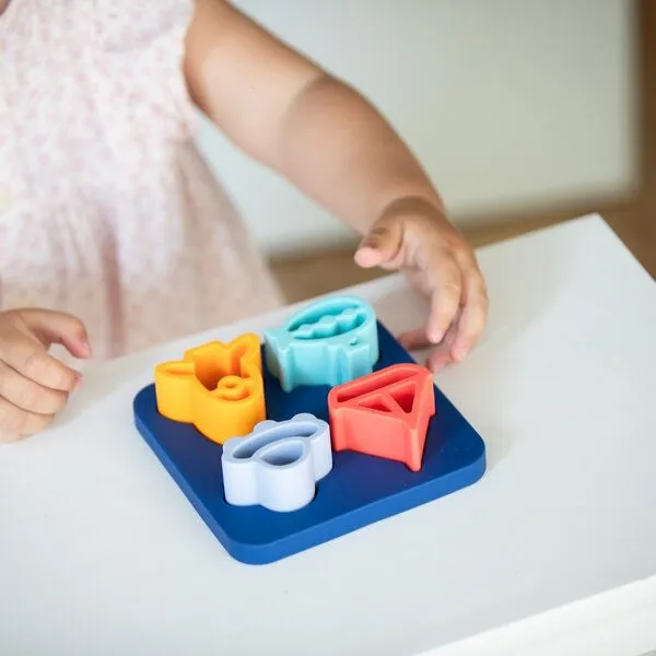 PETIKIDS PETIKIDS Silikon-Lernspielzeug – Puzzle mit Fahrzeugen – Produktbild 3 von 4