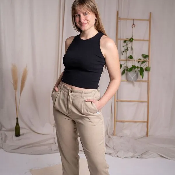 Vresh Clothing Vresh Clothing Rib Viona - Crop Top aus Biobaumwolle, Schwarz, – Produktbild 4 von 4