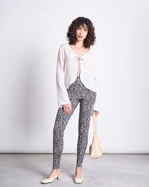 JAN N JUNE JAN N JUNE LEGGINGS LEO PRINT GOTS, Leo print, – Produktbild 1 von 4
