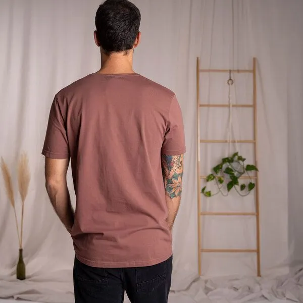 Vresh Clothing Vresh Clothing Vilip - Classic Fit T-Shirt mit Brusttasche aus Biobaumwolle, Rotbraun/ecru, – Produktbild 2 von 4