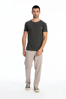 RAVENS VIEW IBIZA RAVENS VIEW IBIZA Herren vegan T-Shirt Rundhalsausschnitt Wild Pocket Anthrazit Grau – Produktbild 1 von 1