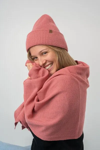 Kopyto Kopyto MANUL - Großer Schal aus 100% Merinowolle RWS- zertifiziert Eco Feinstrick Plüsch, Rosa, – Produktbild 4 von 7