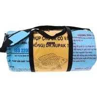 MoreThanHip MoreThanHip Wochenend- oder Sporttasche 40L aus recycelten Zement-oder Tierfuttersäcken - Jumbo, Blau/gelb - fisch, – Produktbild 1 von 1