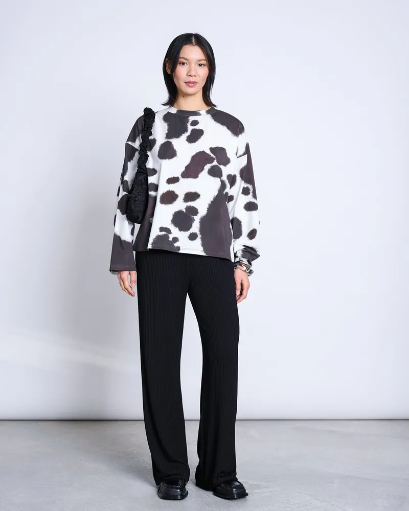JAN N JUNE JAN 'N JUNE Damen vegan Langärmliges Bedrucktes Oversize-Top Mit Kuhmuster, Weiß, – Produktbild 1 von 2