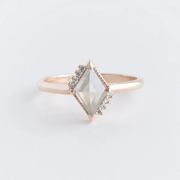 Eppi Eppi Ring mit Lozenge Salt and Pepper Diamanten und Diamanten Talley – Produktbild 1 von 4