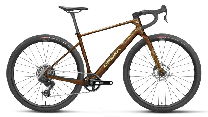 We Cycle Orbea Terra M31eTEAM 1X Carbon Gravel Fahrrad caramel carbon view 2027 L (180-185 cm) | Gravelbikes – Produktbild 1 von 1