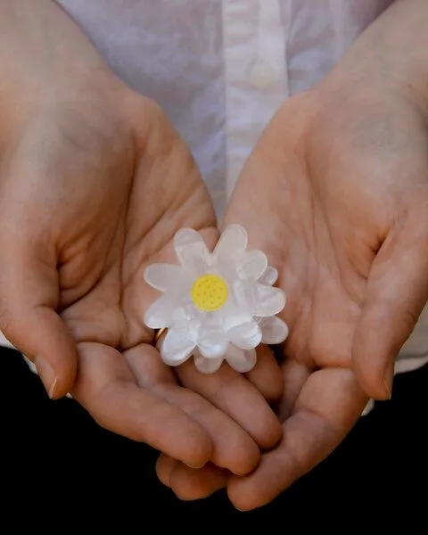 lille mus lille mus Haarklammer 'Blume', Weiss, – Produktbild 3 von 4