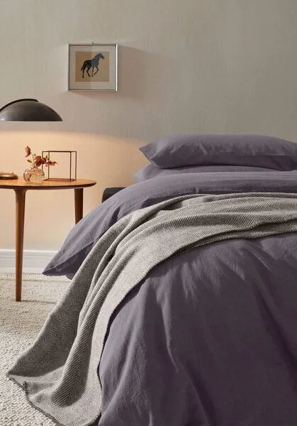 hessnatur hessnatur Decke MERLE aus reiner Bio-Baumwolle, Dunkel-grau, – Produktbild 1 von 4