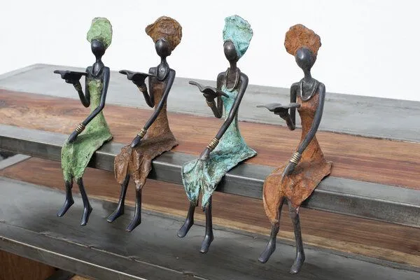 Moogoo Creative Africa Moogoo Creative Africa Bronze-Skulptur "Lesende Frau" 25 cm, Blau2, – Produktbild 3 von 3