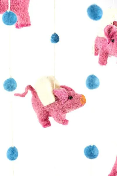 short'n'pietz short'n'pietz Mobile mit fliegenden rosa Schweinchen – Produktbild 2 von 2