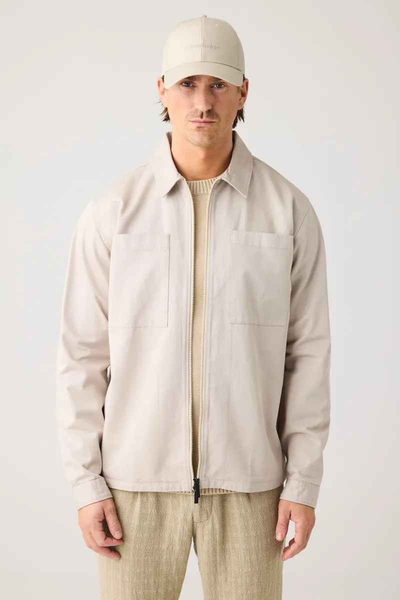 KnowledgeCotton Apparel KnowledgeCotton Apparel Herren vegan Zip Overshirt Twill Light Feather Gray, Hellgrau, – Produktbild 2 von 2