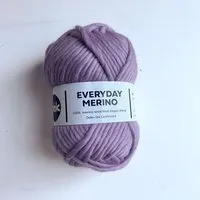 PANAPUFA PANAPUFA Merino-Seidengarn Wolle, Violett, – Produktbild 1 von 1