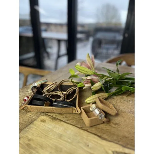 Kork-Deko Kork-Deko Modisches Armband aus Kork, türkies mit seilbernem Element – Produktbild 2 von 2