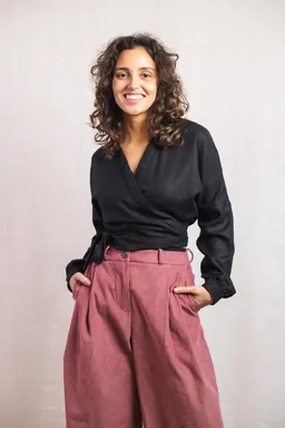 Jyoti - Fair Works Jyoti - Fair Works Damen vegan Wickelbluse Harita Schwarz – Produktbild 1 von 1