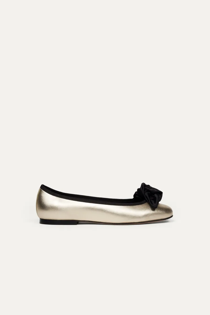 BIKKOU BIKKOU Damen vegan Ballerinas 930am Hearing In Court Hellgold, Gold, – Produktbild 2 von 2