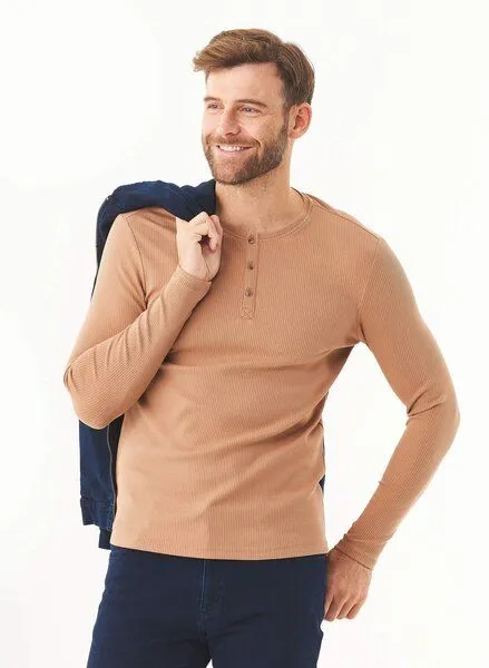 ORGANICATION ORGANICATION Geripptes Henley Langarmshirt aus Bio-Baumwolle, Light brown, – Produktbild 3 von 3