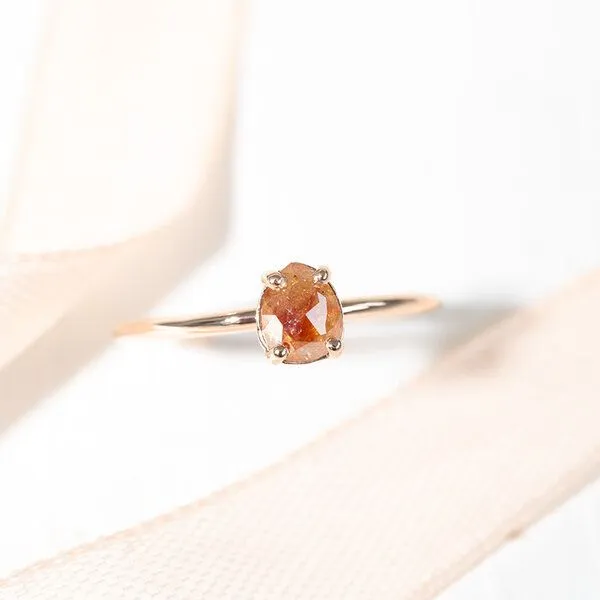 Eppi Eppi Goldener Ring mit Salt and Pepper Diamant in Birnenform Lorelei – Produktbild 4 von 4