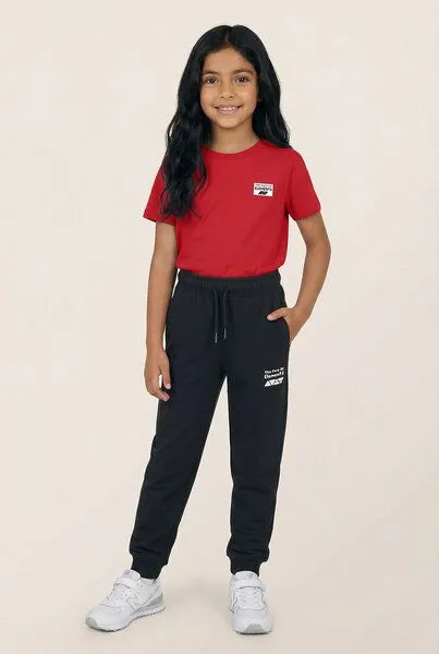 THE FACE OF ELEMENTS The Face of Elements Playful Peak Relaxed Fit Kids Sweatpant aus 100% Bio-Baumwolle, Black (schwarz), – Produktbild 2 von 4