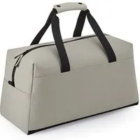 BagBase BagBase Moderne Reisetasche / Sporttasche Weekender aus recyceltem Polyester, Grau (clay), – Produktbild 1 von 1