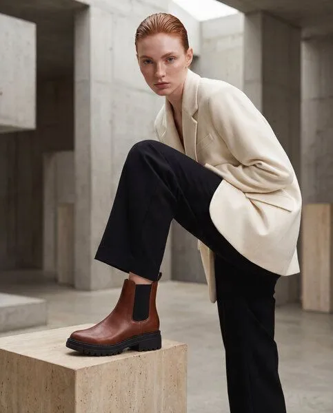 Nae Vegan Shoes Nae Vegan Shoes NAE | Evie Veganer Chelsea-Boot, Braun, – Produktbild 4 von 4