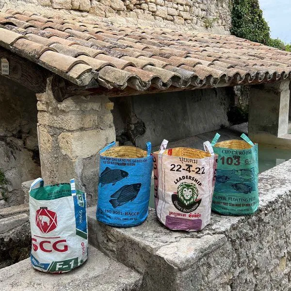 MoreThanHip MoreThanHip Wäschesack aus recycelten Zement- oder Tierfüttersäcken - Kamali, Orange - kamel, – Produktbild 2 von 4