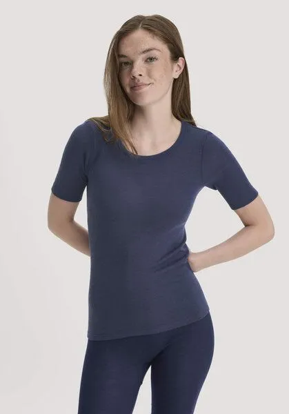 hessnatur hessnatur T-Shirt PURE FUNCTION aus Bio-Merinowolle mit Seide, Graphitblau, – Produktbild 1 von 4