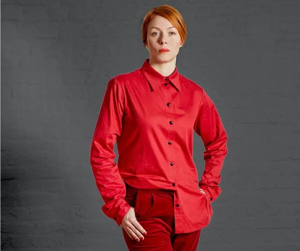 Sophia Schneider-Esleben Sophia Schneider-Esleben Unisex Shirt Lui aus Bio-Baumwolle, Rot, – Produktbild 1 von 1