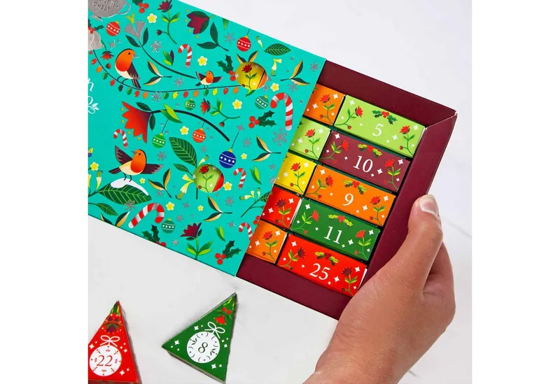 English Tea Shop English Tea Shop Tee Adventskalender "Christmas Vibes only", 25 Pyramidenbeutel, 25 versch. Sorten (Kräuter-, Früchte-, Grüner, Schwarzer Tee, Chai) – Produktbild 5 von 5