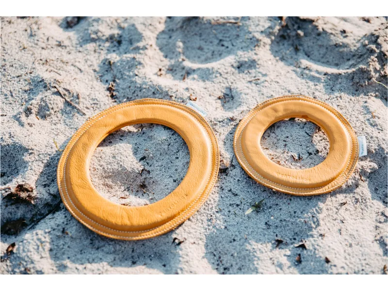 Pantolinos Pantolinos Frisbee Wurfring "Loop" aus pflanzlich gegerbtem Leder, Gelb, – Produktbild 2 von 2