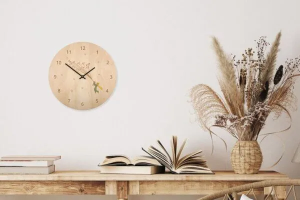 BeWooden BeWooden Holzuhr Little Prince Clock – handgefertigte Wand-uhr aus Birkenholz – Produktbild 3 von 3