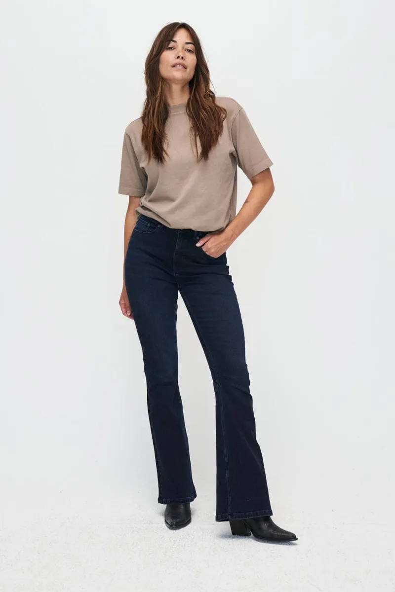 Kuyichi Kuyichi Damen vegan Lisette Flare Jeans Tiefblau, Dunkelblau, – Produktbild 2 von 2