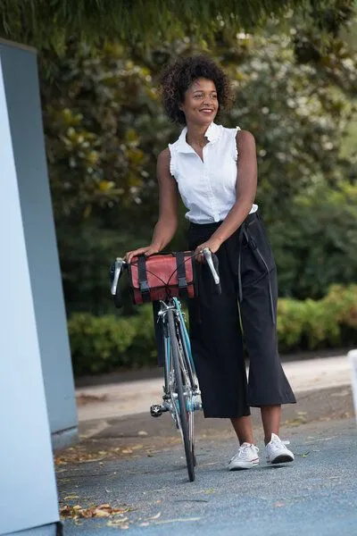 Smateria Smateria IKI vegane handgefertigte Fahrradtasche recycelt, Rot, – Produktbild 3 von 4
