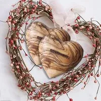 NATUREHOME NATUREHOME Herzen Handschmeichler Olivenholz Geschenk-Set Handarbeit – Produktbild 1 von 1