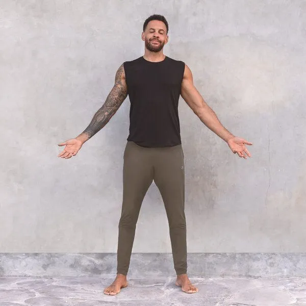 Jaya Jaya JOHNNY TENCEL - Herren - Lässige Hose, lässiger Schnitt, Tencel-Biobaumwoll-Mix, softer und atmungsakiv, garantiert entspannterTragekomfort, Olive/grün, – Produktbild 1 von 1