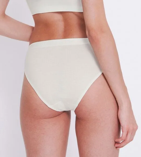 Sloggi Sloggi 2x GO CASUAL Slip mit hohem Beinausschnitt Bio-Baumwolle, Weiss, – Produktbild 2 von 4