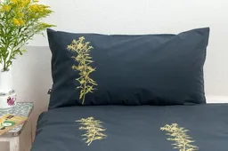 Hirschkind Hirschkind Bio-Kissenbezug 'Goldraute' dunkelgrau 80*40 cm – Produktbild 1 von 1