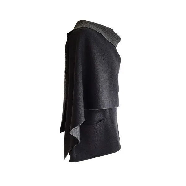 austriandesign.at austriandesign.at EIN LochSchal reversibel aus extrafeiner Merinowolle, Anthrazit/grau, – Produktbild 2 von 3