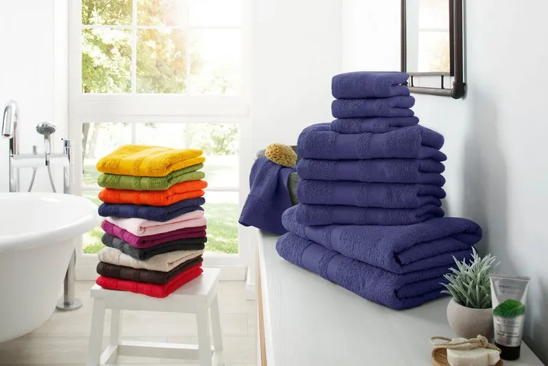 OTTO home Handtuch Set Vanessa, 10-tlg Handtuch-Set, weich, in Standard- und Premium-Qualität, Walkfrottee (Set, 10-St), 100% Baumwolle, Duschtücher, Handtücher, Gästetücher, mit Bordüre, Blau, – Produktbild 1 von 8