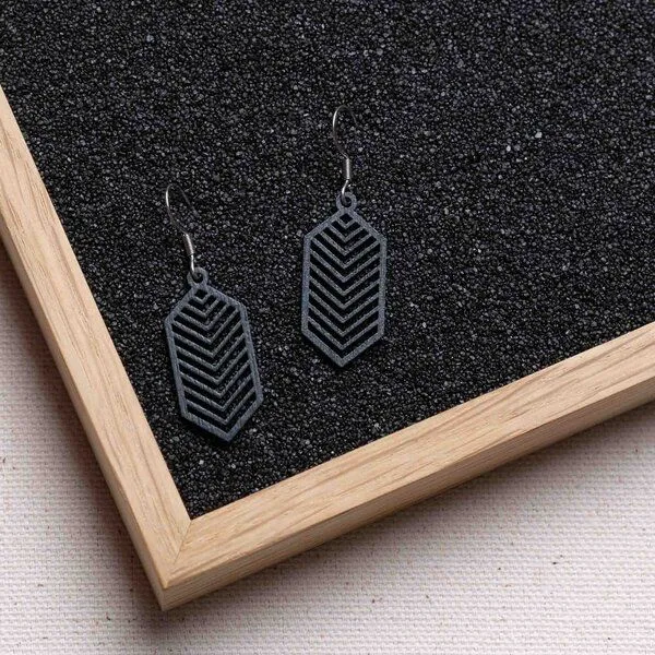 feinformart feinformart Ohrringe aus Holz - Geometric, Schwarz, – Produktbild 3 von 5