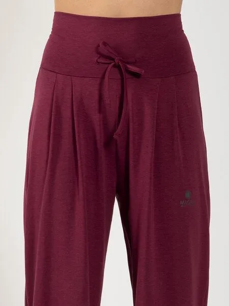 Magadi Magadi Yoga- und Wohlfühlhose FLORENCE aus weichem Naturmaterial, Rot (dark red), – Produktbild 3 von 4